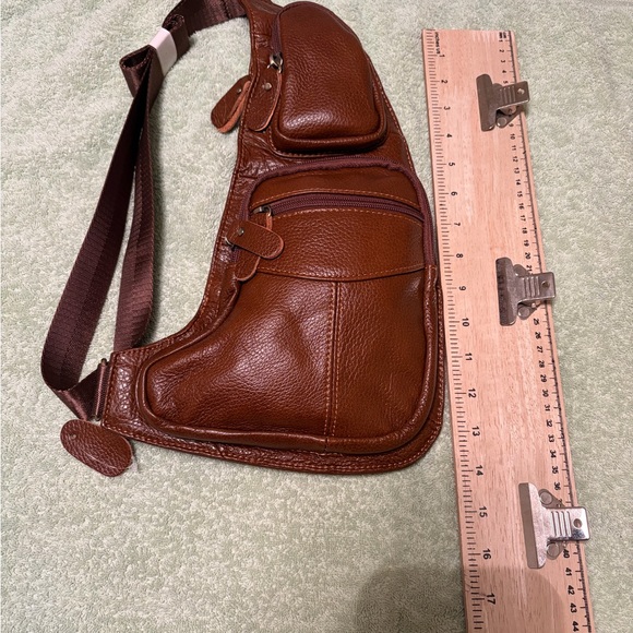 Brown Genuine Leather Sling Bag Crossbody — New with Tag/Unisex style - Picture 7 of 7